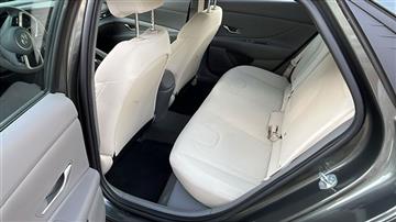 Hyundai Elantra 1.6L STLYE COMFORT