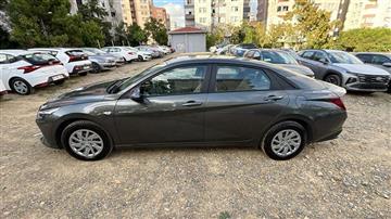 Hyundai Elantra 1.6L STLYE COMFORT