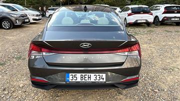 Hyundai Elantra 1.6L STLYE COMFORT