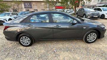 Hyundai Elantra 1.6L STLYE COMFORT