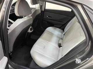 Hyundai Elantra Elite 1.6L (GSL) CVT 123PS